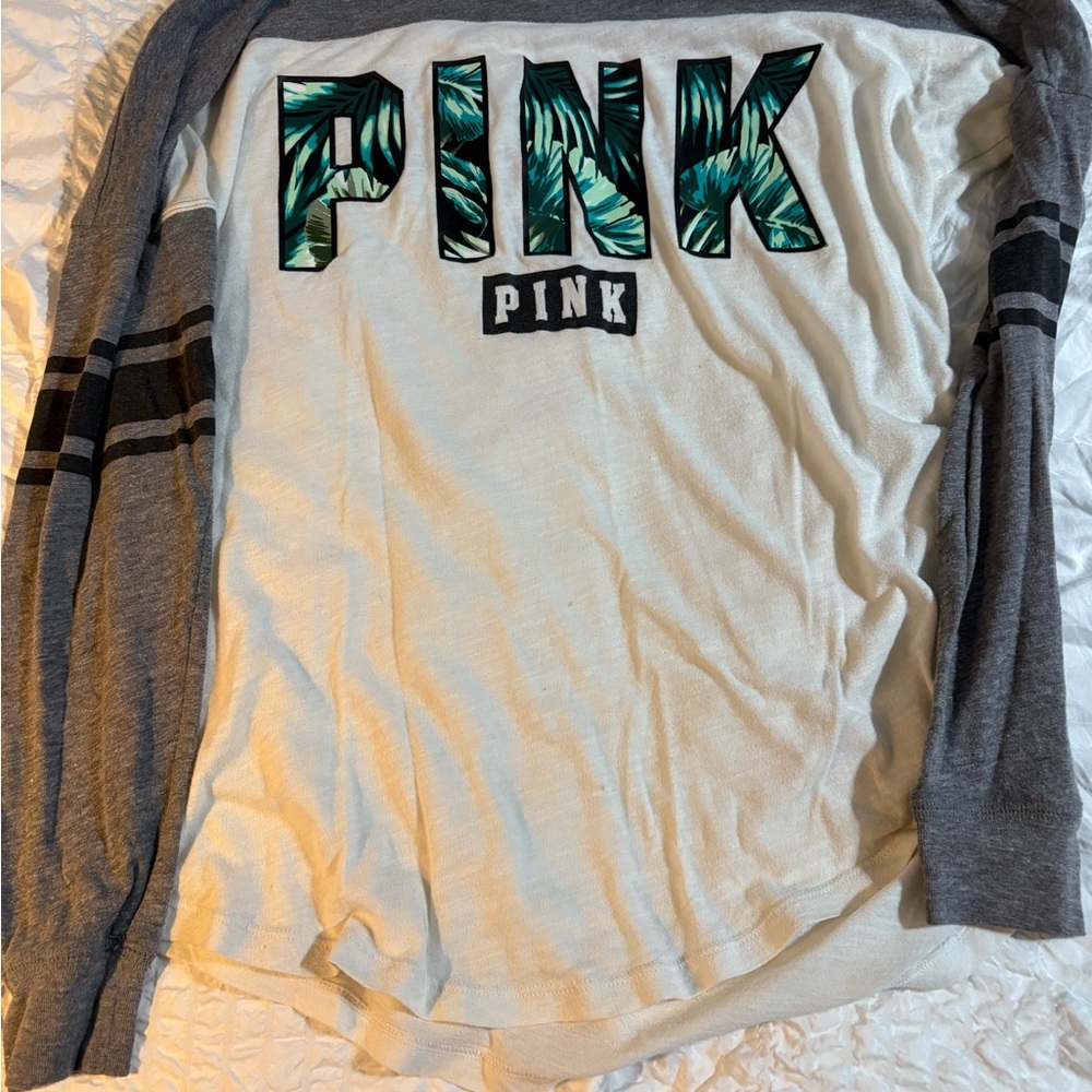 PINK Victoria's Secret Gray and White Long Sleeve Tee